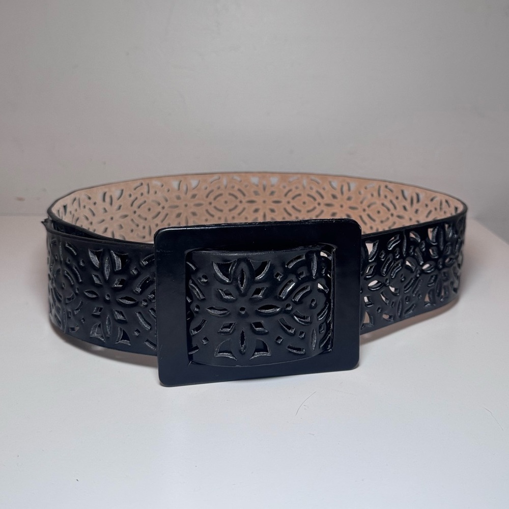 Oscar de la Renta Black Leather Eyelet Belt